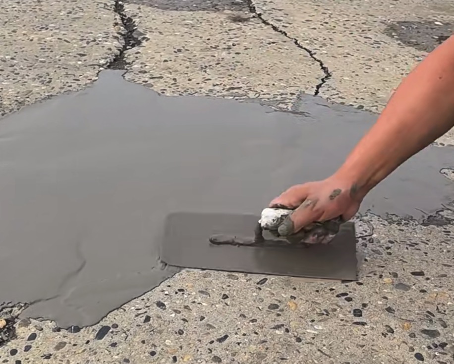 泸水CGM 高效薄层道路修补料（CGM 道路抢修料）